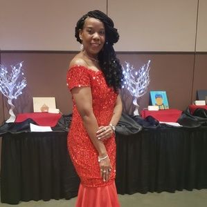 Meet your Posher, Carolyn